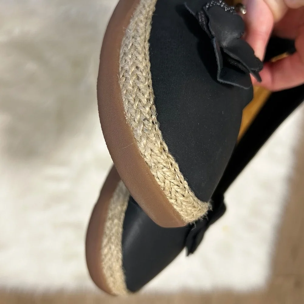 Clarks Collection Black Elaina Jade Black Leather Flats Flower Detail Women's 10